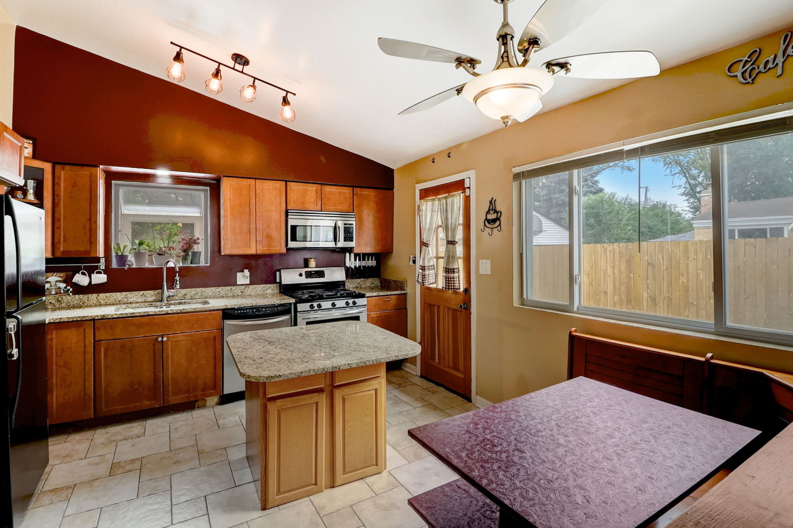 545 High Ridge Road Hillside, IL 60162 - Photo 5 of 33