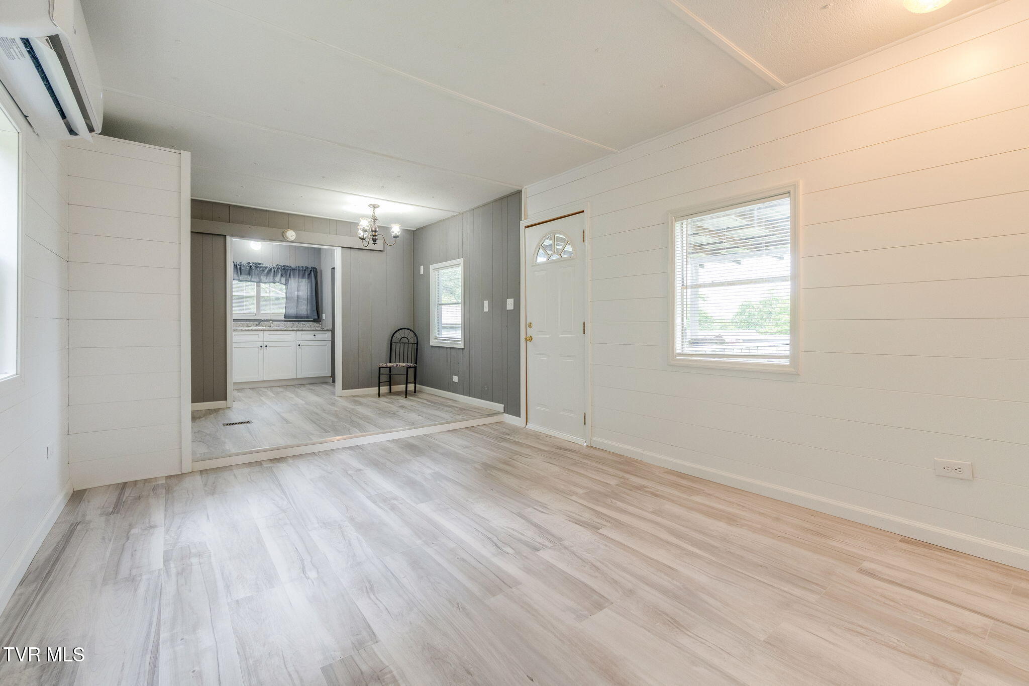 131 Russell Hill Road Elizabethton, TN 37643 - Photo 7 of 30 007
