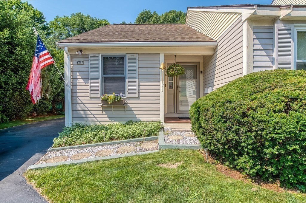 207 Mechanic Street, Unit 207 Canton, MA 02021 - Photo 4 of 29