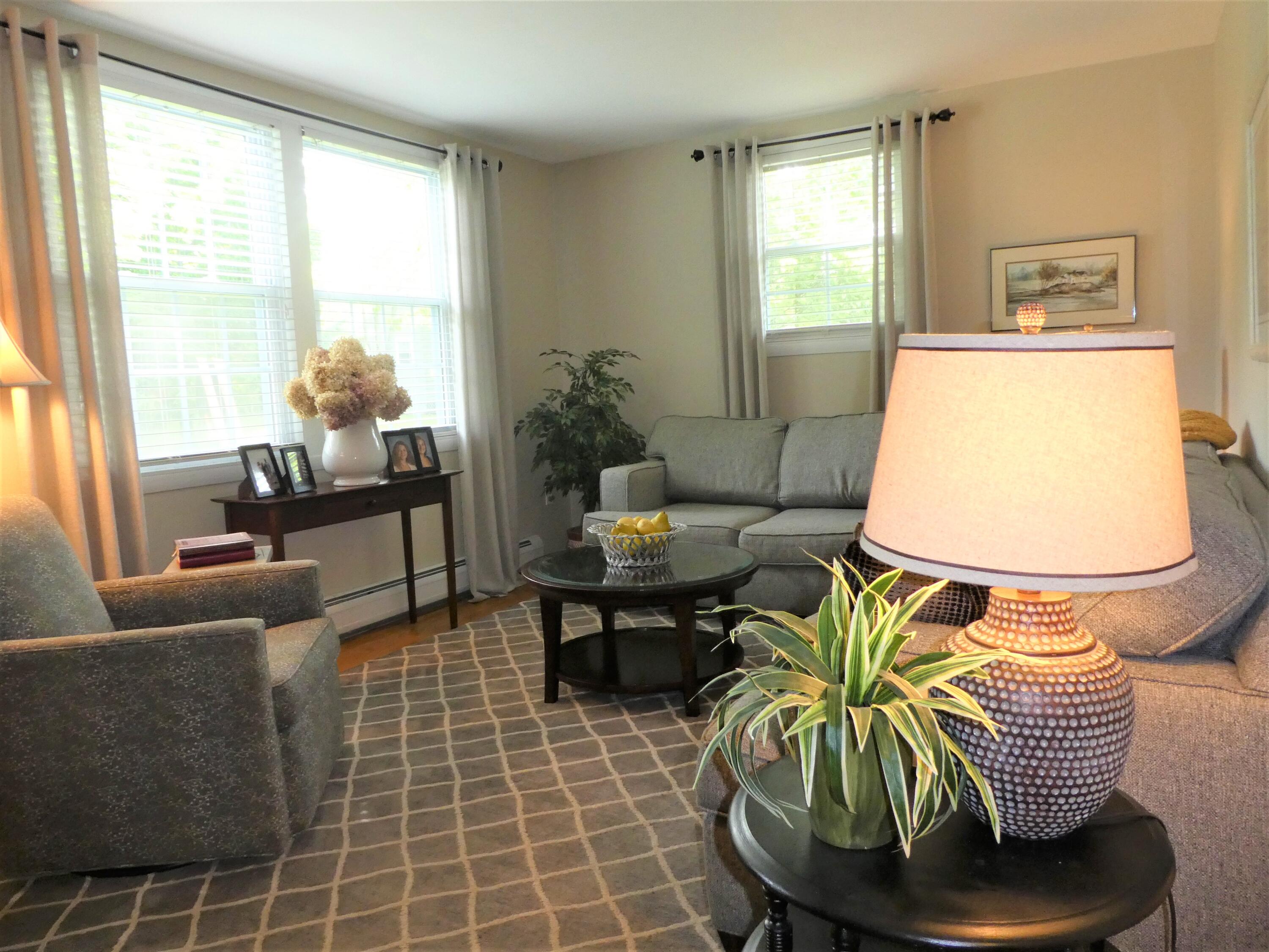 34 Coach Road South Portland, ME 04106 - Photo 16 of 35 Living room