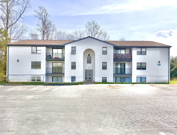 $1,040 | 136 Jack Miller Boulevard, Unit D8, Clarksville, TN 37042