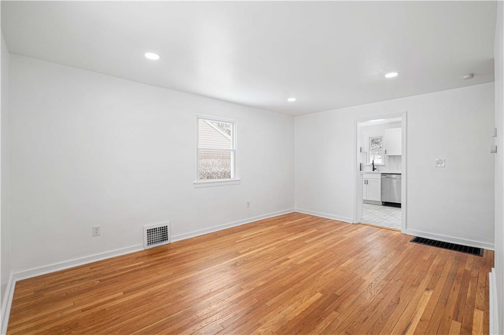 2135 Swallow Hill Road Pittsburgh, PA 15220 - Photo 4 of 25 Gallery Image 4