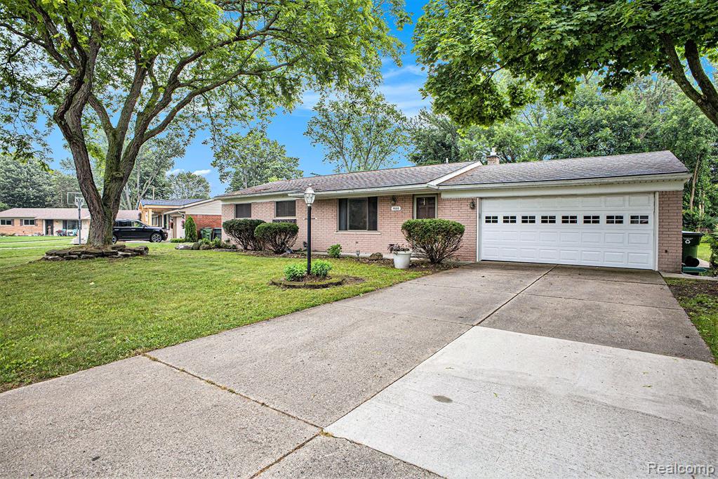 5666 Gibbing Road Utica, MI 48317 - Photo 2 of 20