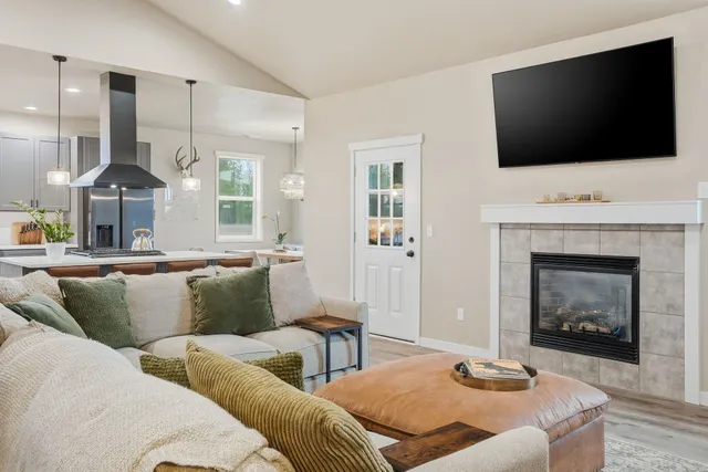 $550,000 | 39519 North Hatch Road, Deer Park, WA 99006