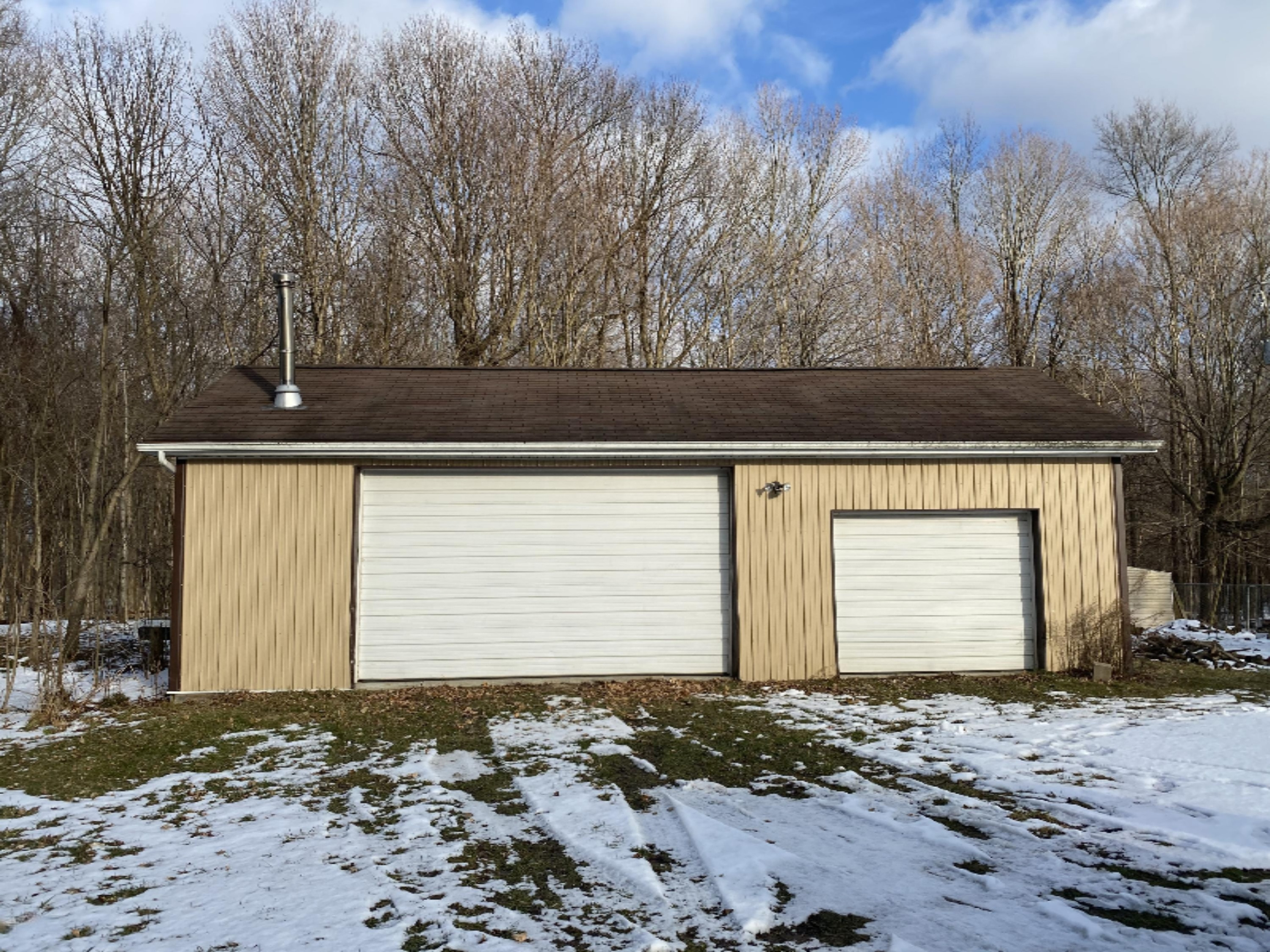 54851 Garrett Road Dowagiac, MI 49047 - Photo 2 of 18 IMG_1619