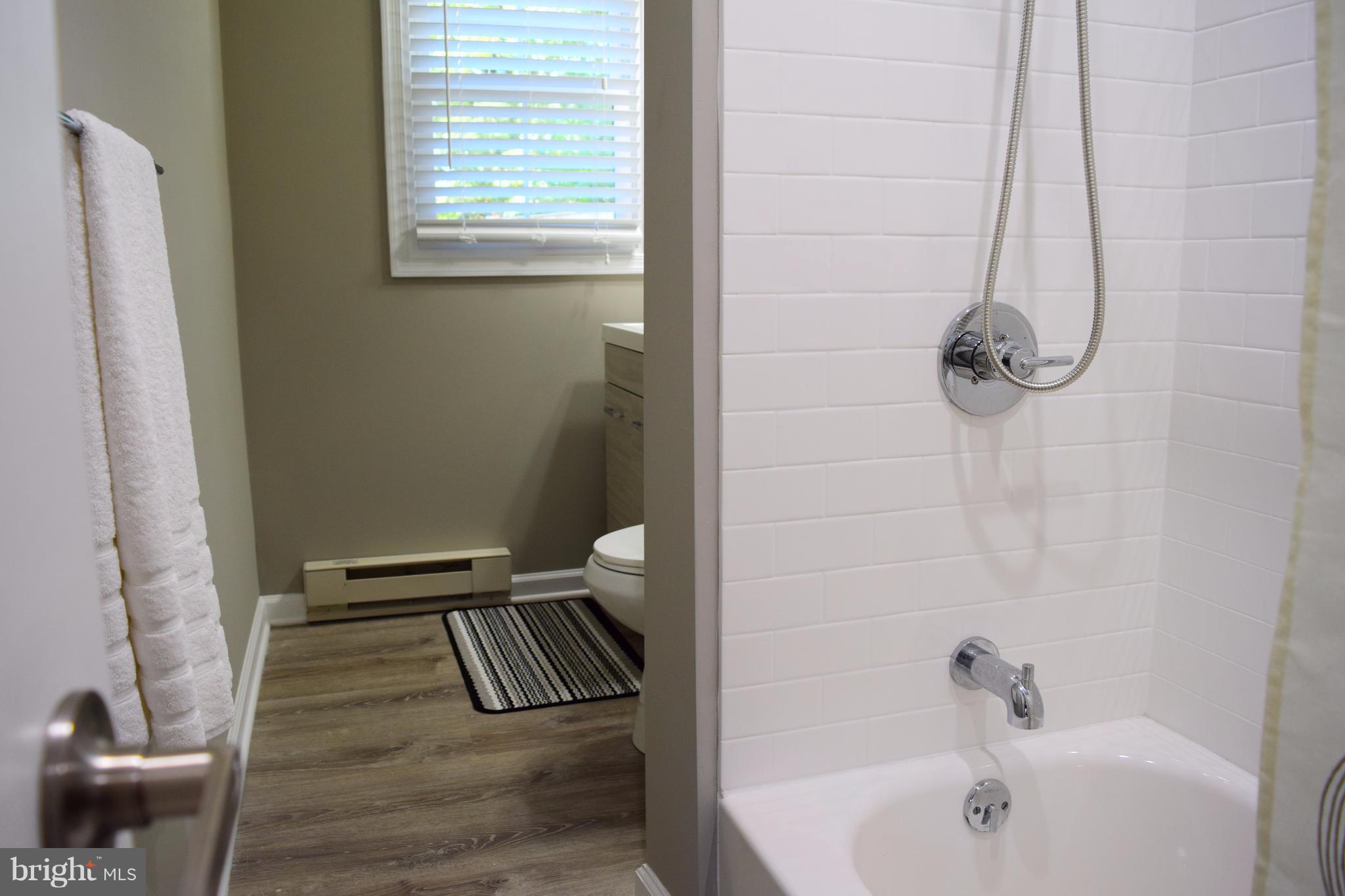 1634 Oldtown Road Edgewater, MD 21037 - Photo 16 of 30 Hall Full Bath