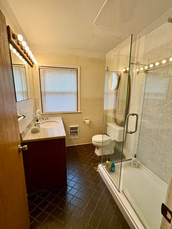 $224,900 | 754 Oakridge Drive, Jackson, MI 49203