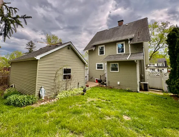 $224,900 | 754 Oakridge Drive, Jackson, MI 49203