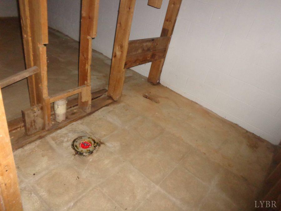 1136 Staunton Hill Road Brookneal, VA 24528 - Photo 20 of 22 a view of an empty room