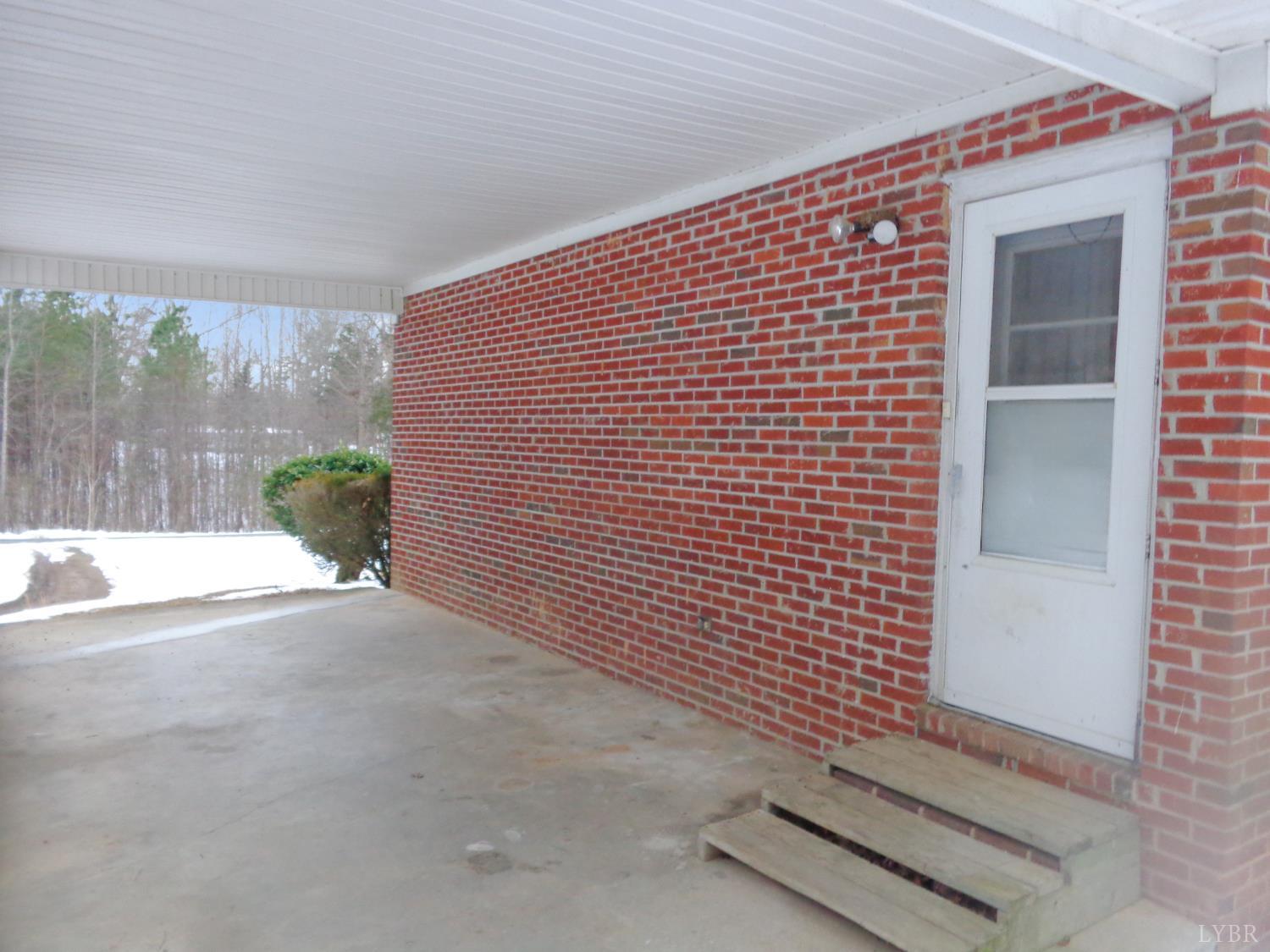 1136 Staunton Hill Road Brookneal, VA 24528 - Photo 4 of 22 a view of a building
