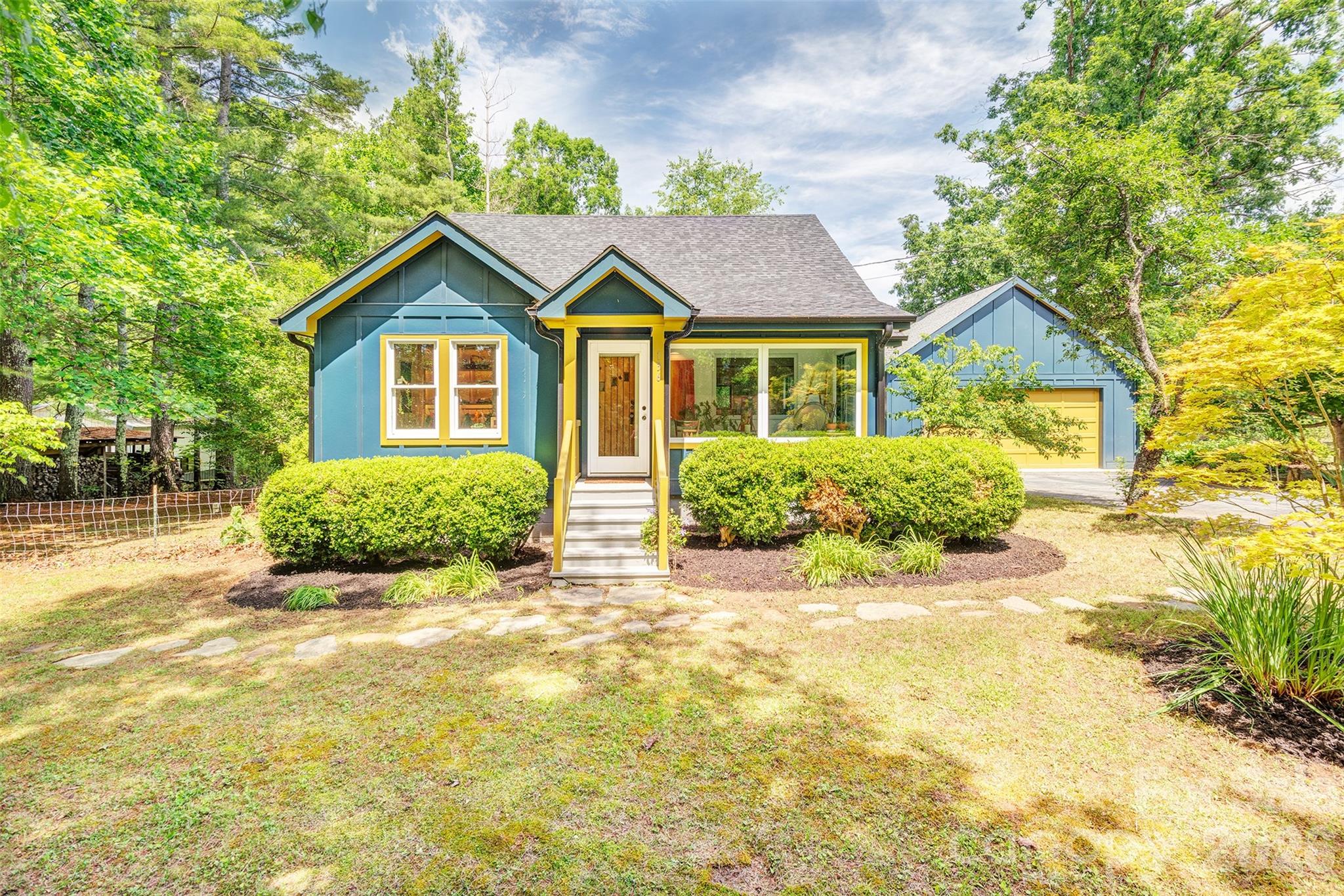 136 Graveyard Road Fairview, NC 28730 - Photo 1 of 48