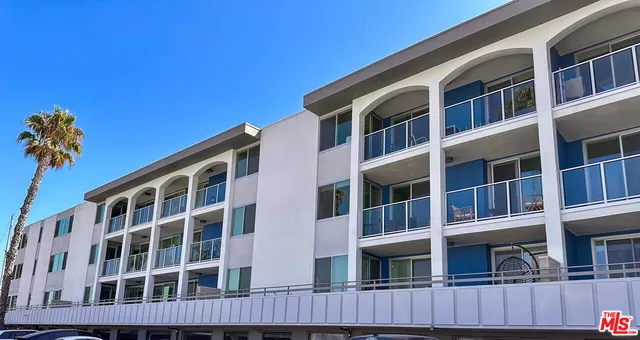 $4,466 | 13900 Panay Way, Unit M105, Marina del Rey, CA 90292