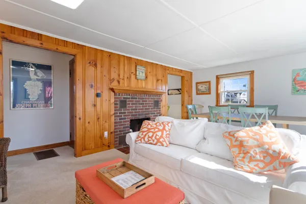 $2,600 | 53 Foss Circle, Rye, NH 03870