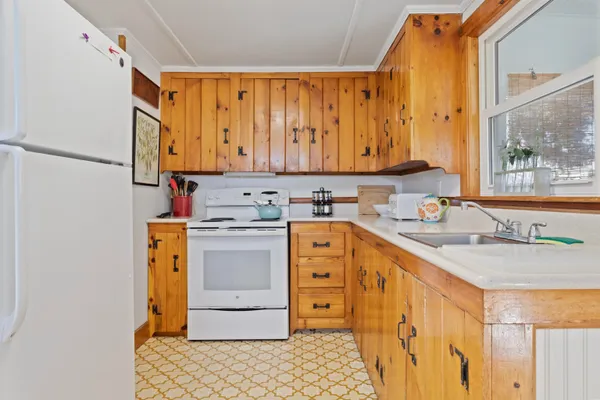 $2,600 | 53 Foss Circle, Rye, NH 03870