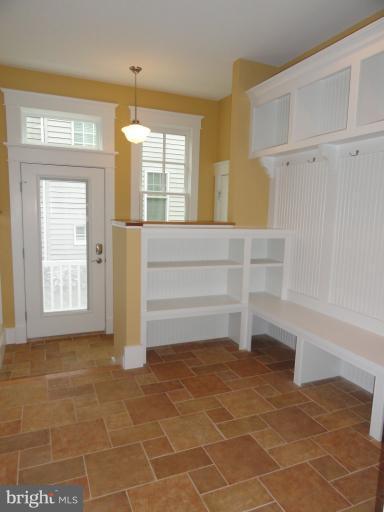 8613 Rayburn Road Bethesda, MD 20817 - Photo 15 of 30 Interior (General)