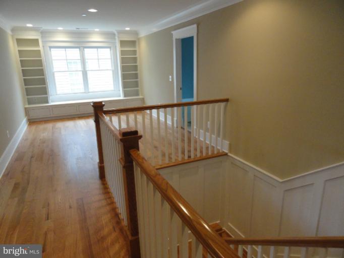 8613 Rayburn Road Bethesda, MD 20817 - Photo 16 of 30 Interior (General)