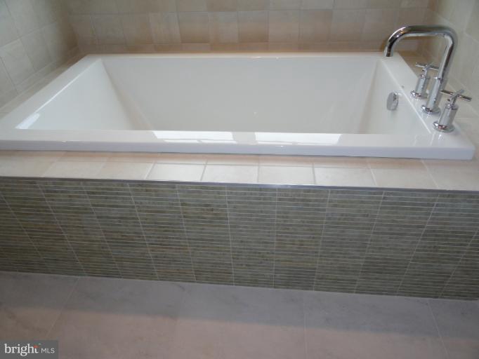 8613 Rayburn Road Bethesda, MD 20817 - Photo 20 of 30 Bath (Master)