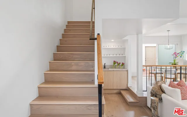 $6,500 | 35 Village Parkway, Santa Monica, CA 90405