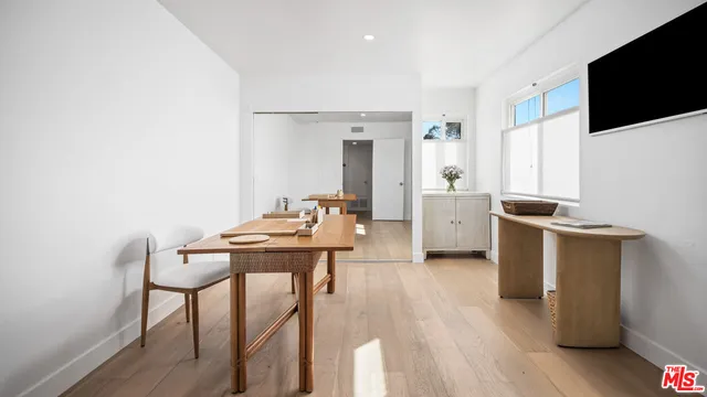 $6,500 | 35 Village Parkway, Santa Monica, CA 90405