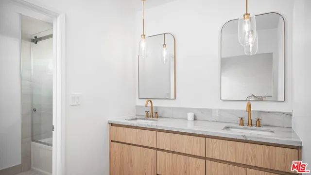 $6,500 | 35 Village Parkway, Santa Monica, CA 90405