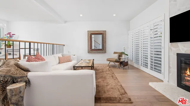 $6,500 | 35 Village Parkway, Santa Monica, CA 90405