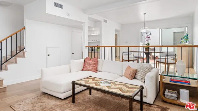 $6,500 | 35 Village Parkway, Santa Monica, CA 90405
