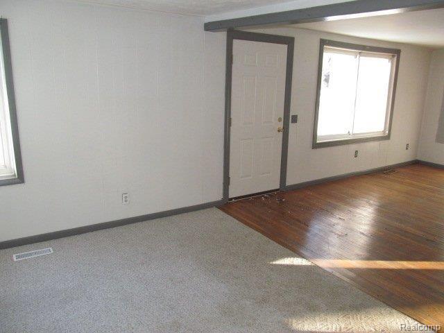 2803 Simpson Drive Rochester, MI 48309 - Photo 12 of 25 264-015197 - Family Room (1).JPG