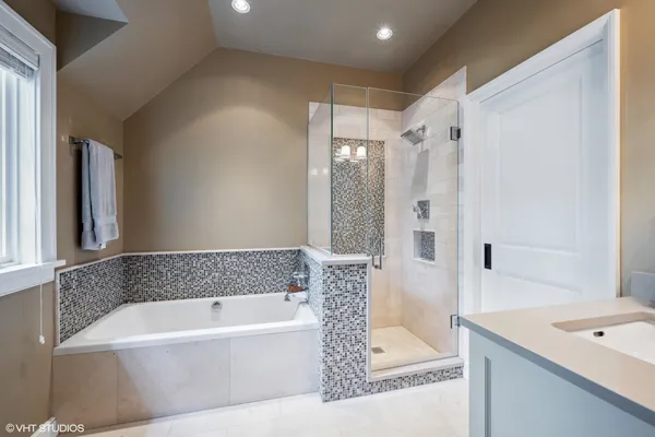 $3,995,000 | 180 Central Avenue, Highland Park, IL 60035