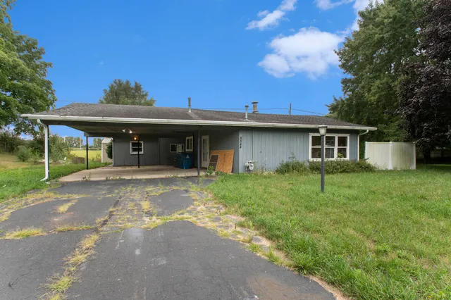 $199,900 | 5544 Wendzel Drive, Coloma, MI 49038