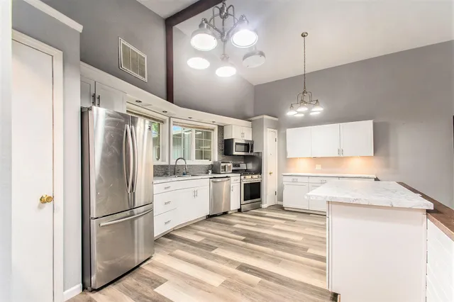 $199,900 | 5544 Wendzel Drive, Coloma, MI 49038