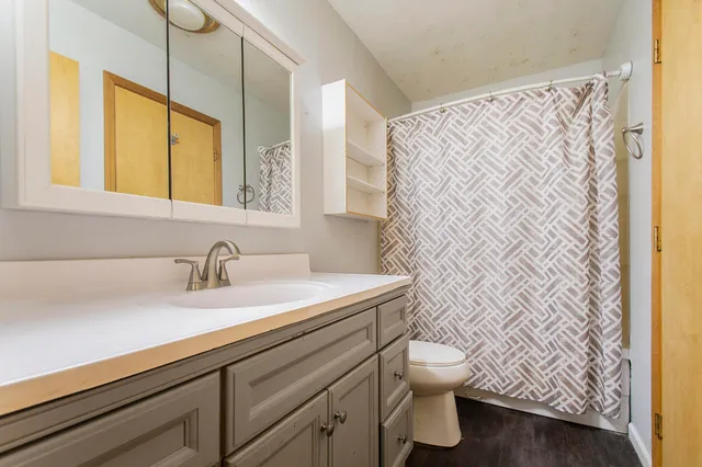 $199,900 | 5544 Wendzel Drive, Coloma, MI 49038