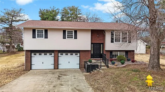 $280,000 | 208 Yorktown Drive, Collinsville, IL 62234