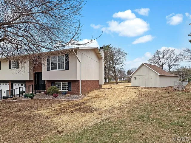 $280,000 | 208 Yorktown Drive, Collinsville, IL 62234