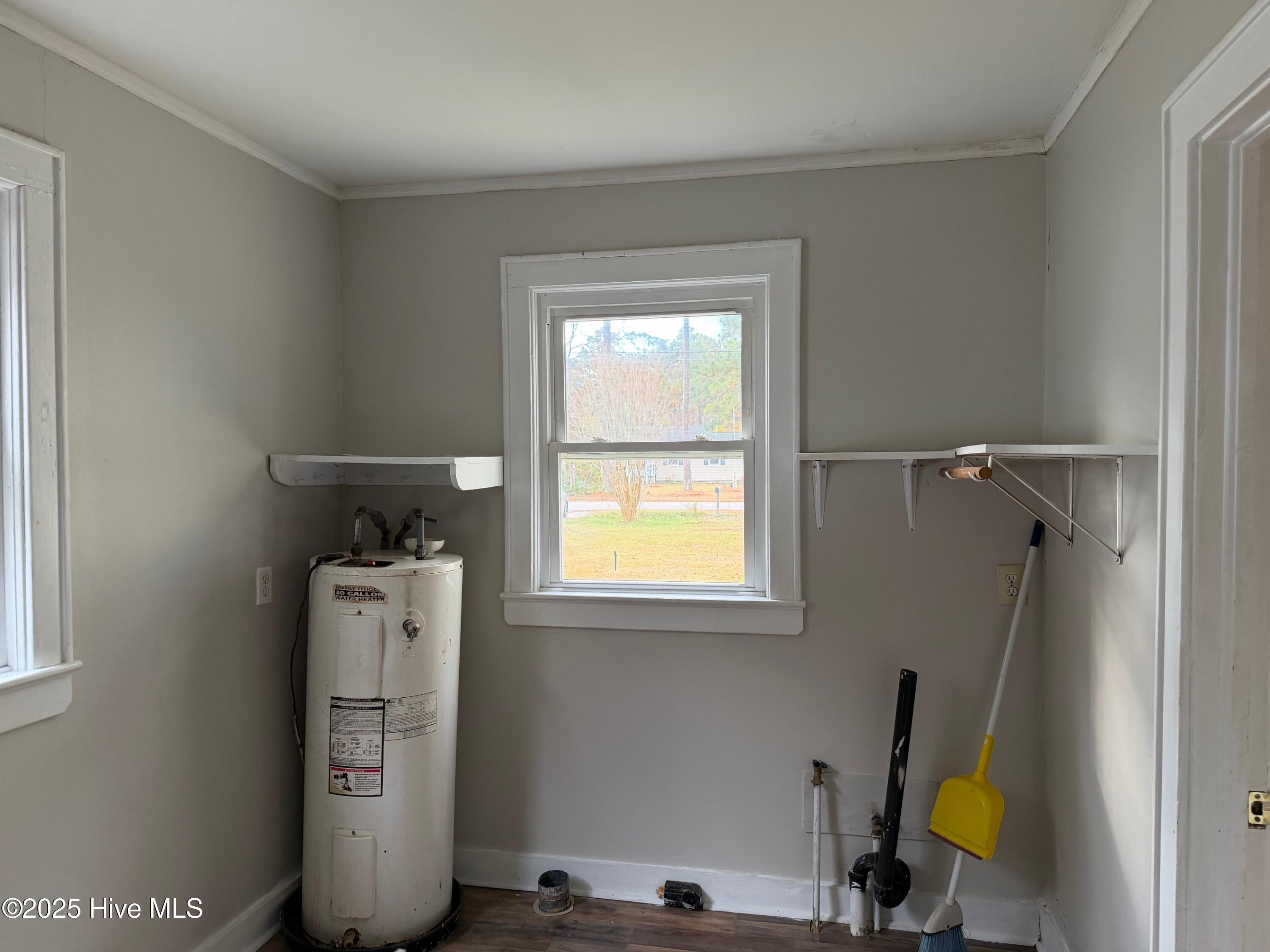 547 Pigott Road Gloucester, NC 28528 - Photo 14 of 18 Laundry/Utility Rm