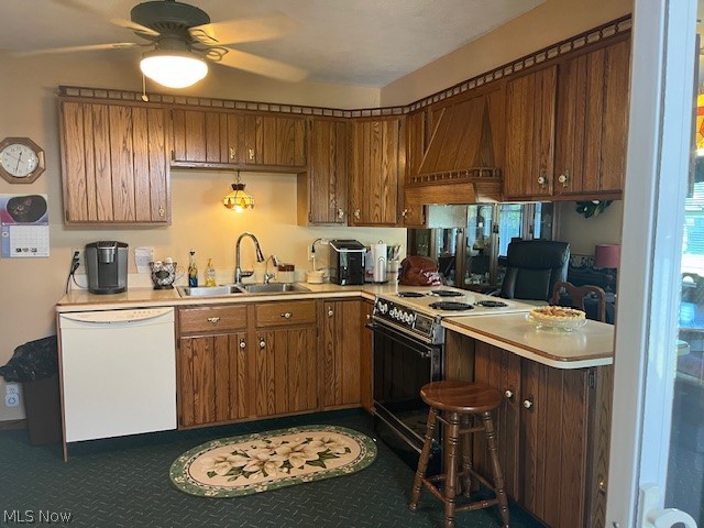 5498 Shields Road Canfield, OH 44406 - Photo 15 of 25 Oak cabinetry -breakfast bar-ample storage