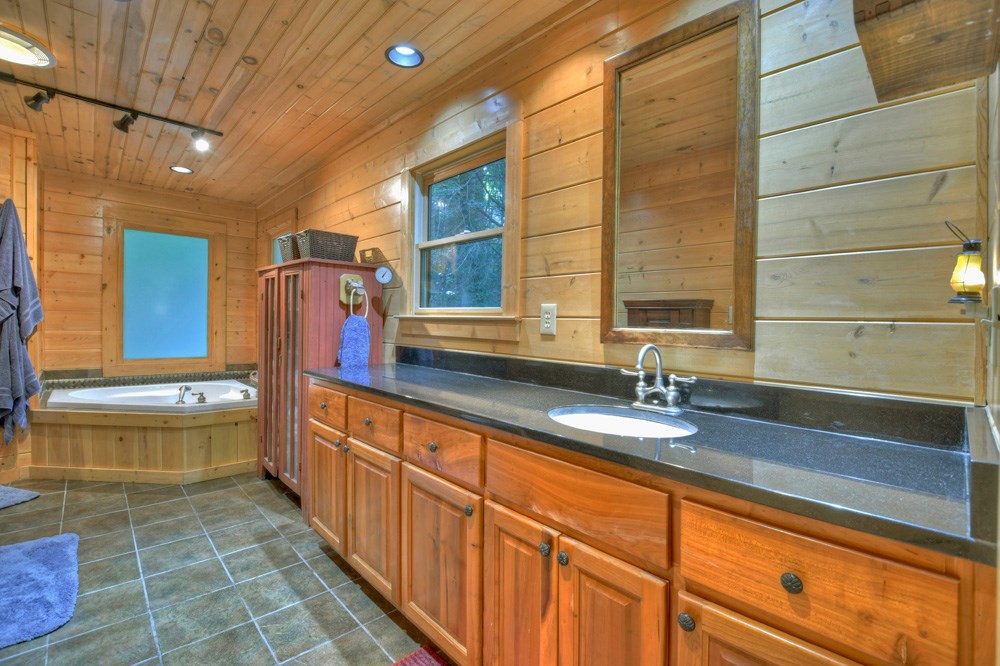 730 Riverside Lane Blue Ridge, GA 30513 - Photo 63 of 106 Gallery Image 63
