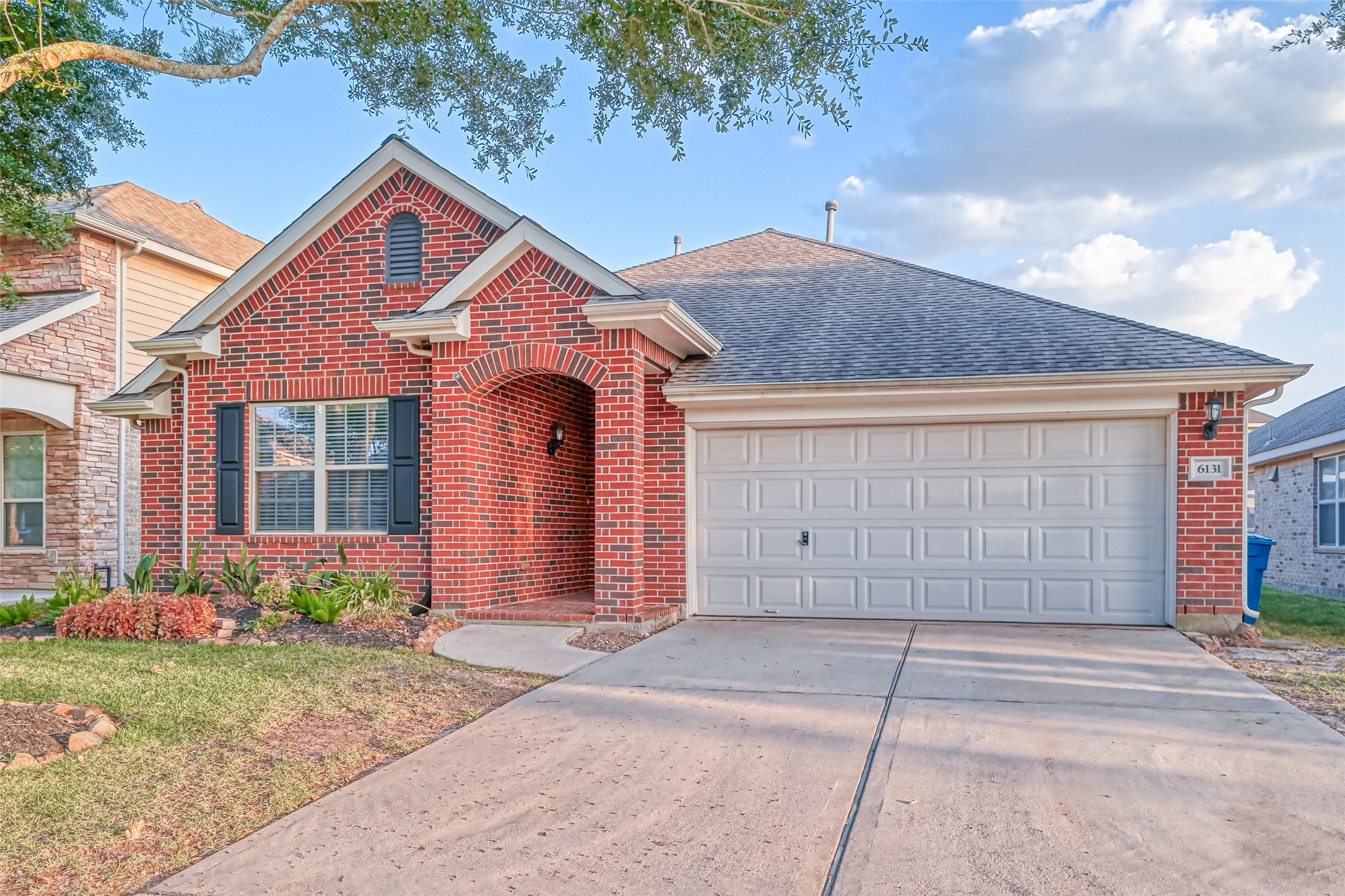 6131 Moran Crest Drive Spring, TX 77388 - Photo 2 of 30