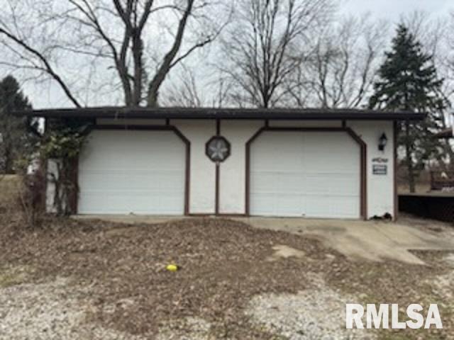 1397 Headen Road Jacksonville, IL 62650 - Photo 3 of 21