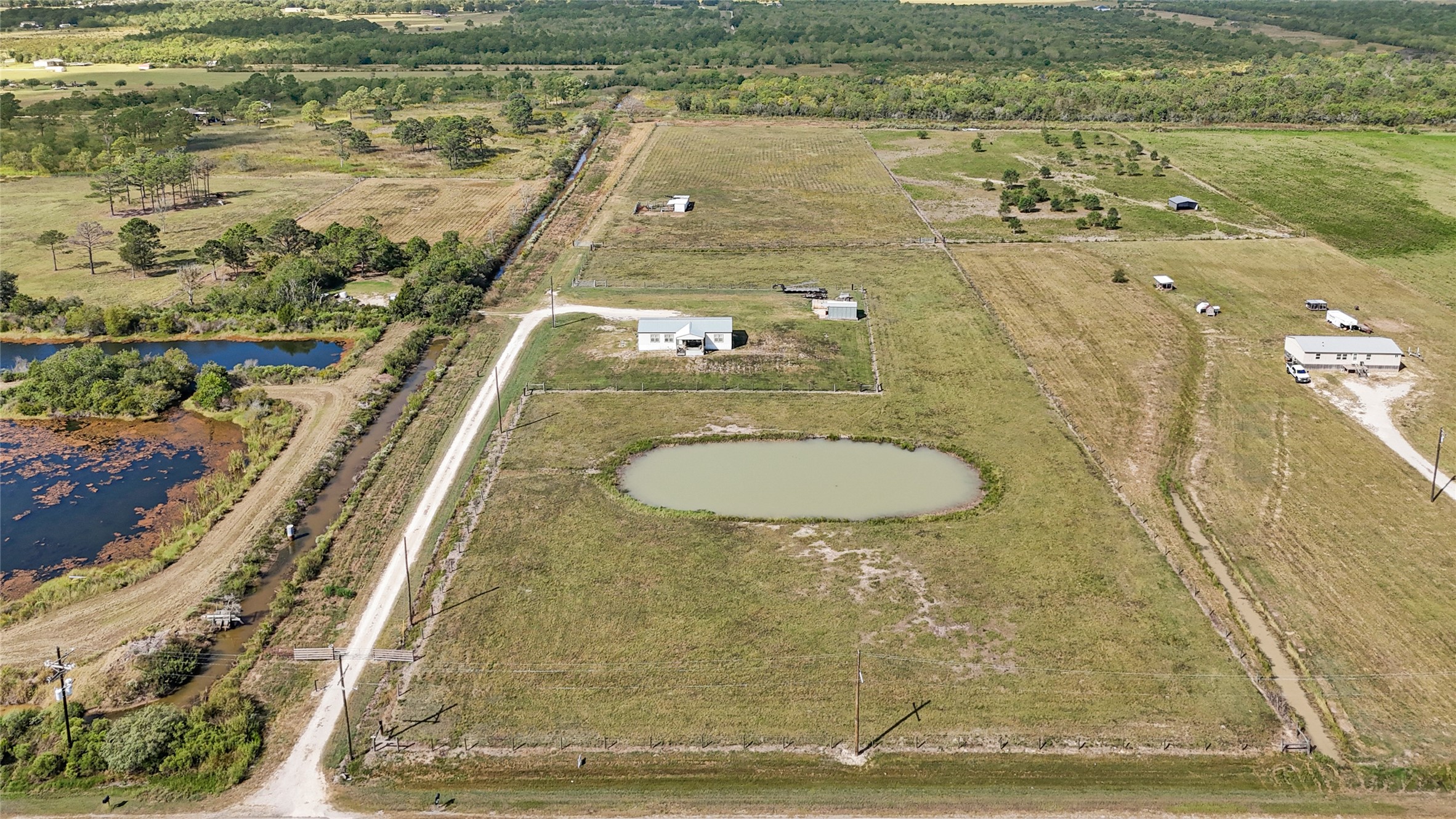 2105 Eagle Road Anahuac, TX 77514 - Photo 4 of 44 a view of a swimming pool