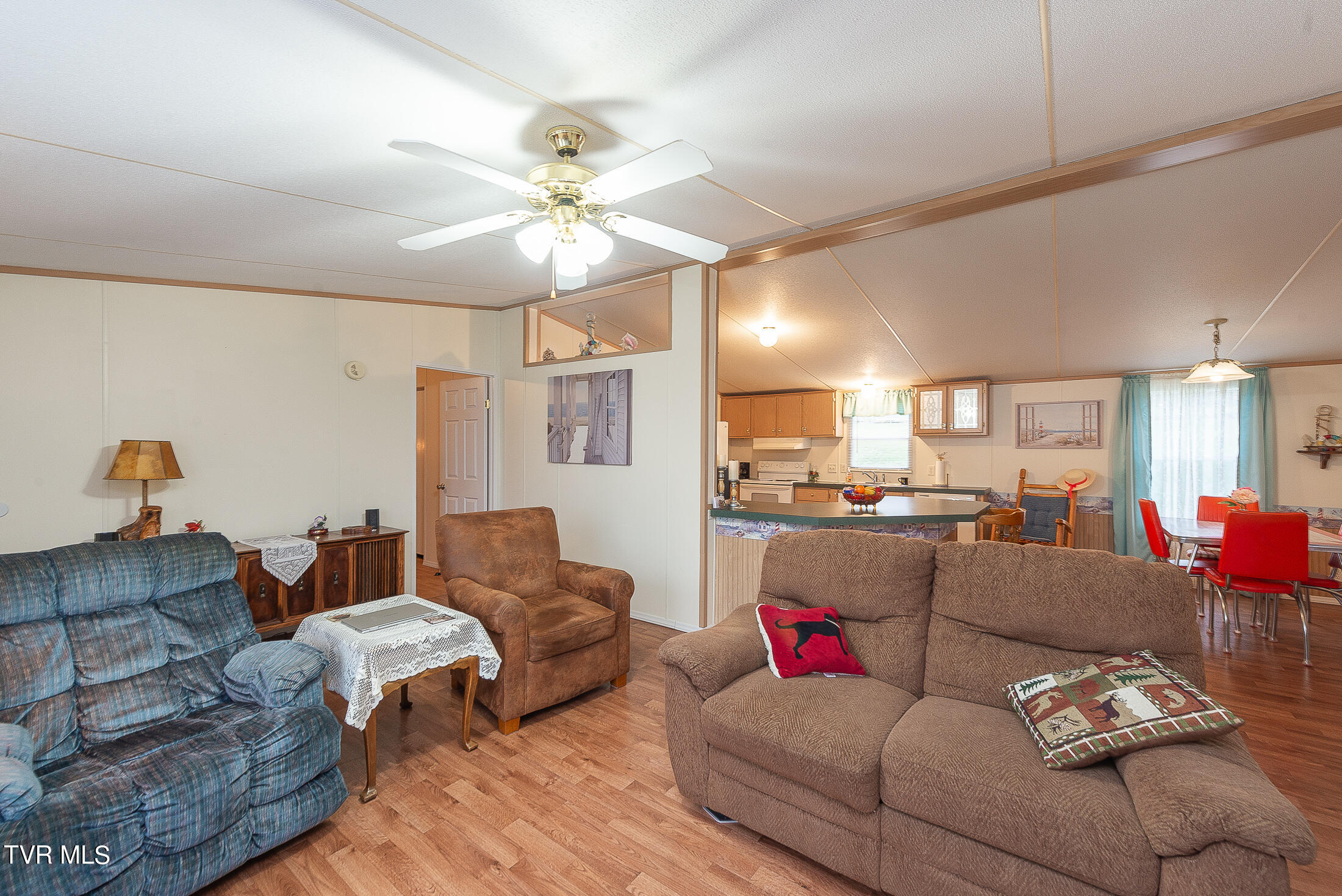 688 Oak Grove Road Gray, TN 37615 - Photo 14 of 64 Living Room