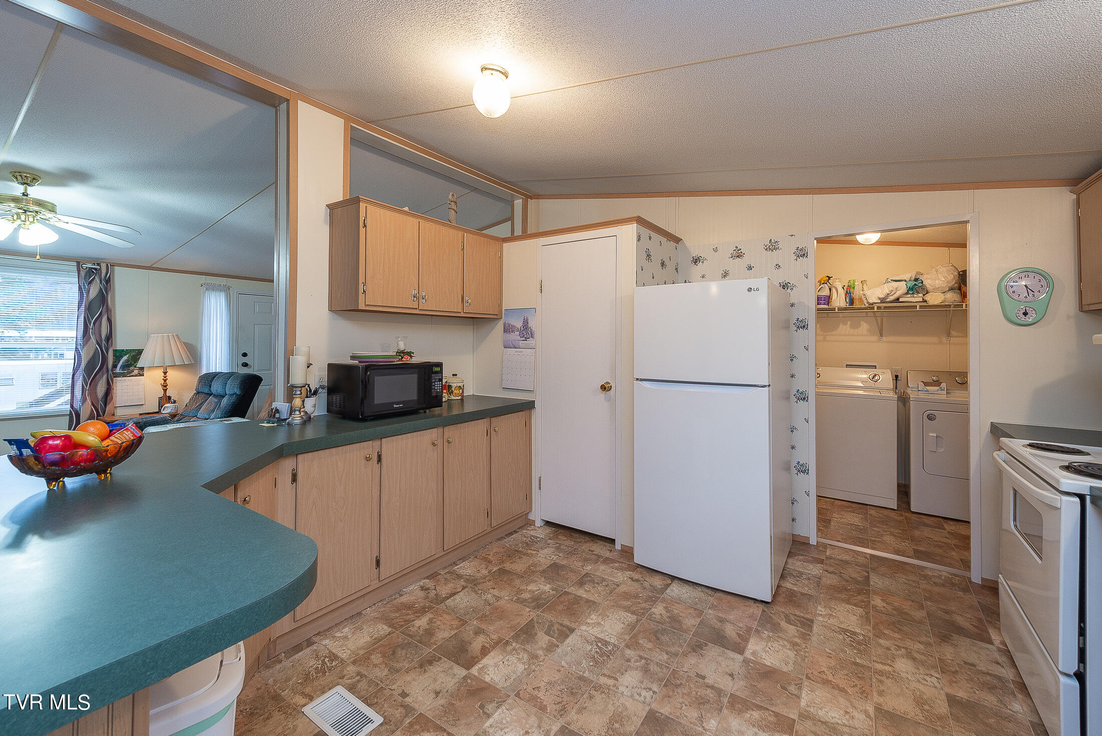 688 Oak Grove Road Gray, TN 37615 - Photo 16 of 64 Kitchen