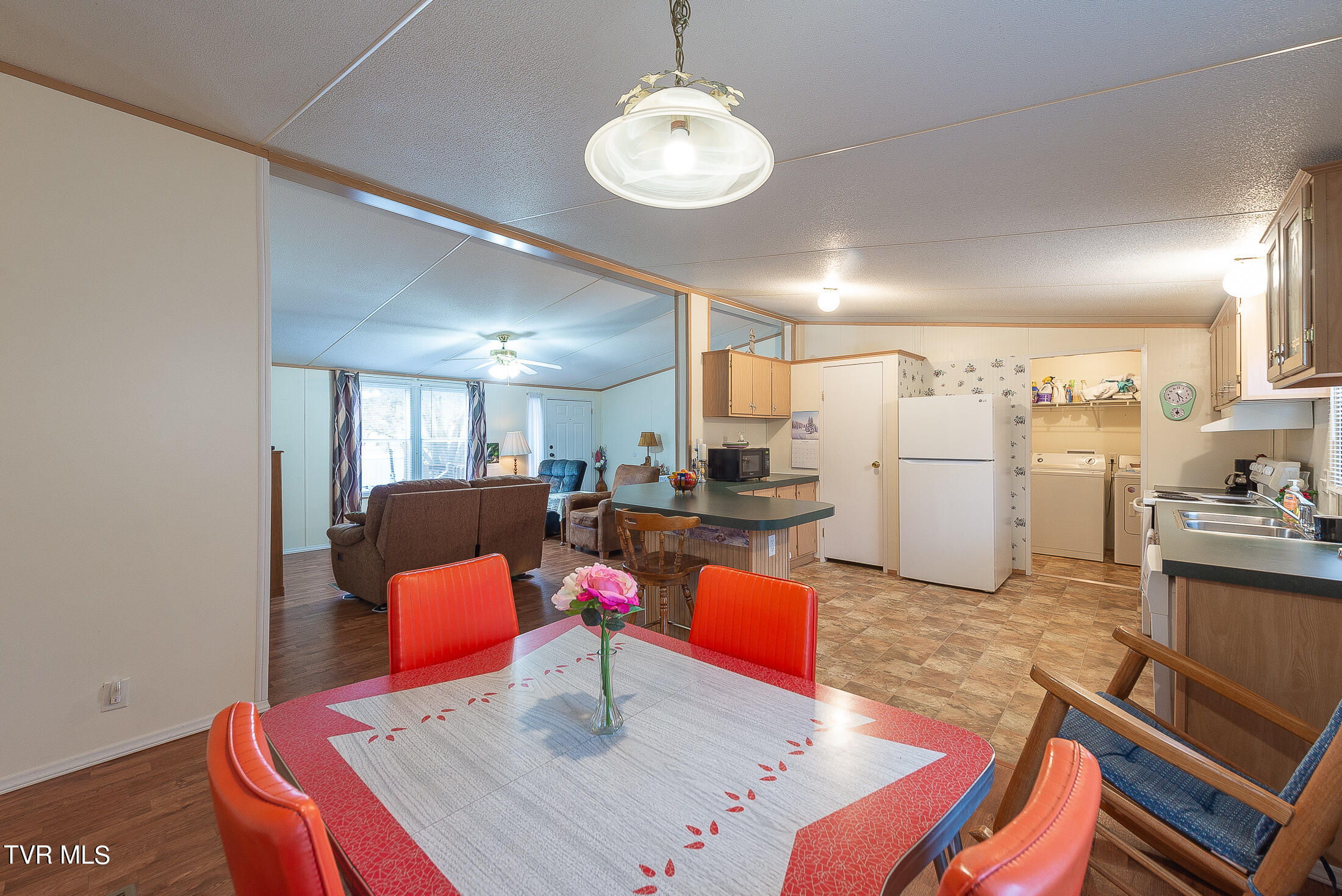 688 Oak Grove Road Gray, TN 37615 - Photo 19 of 64 Dining Room