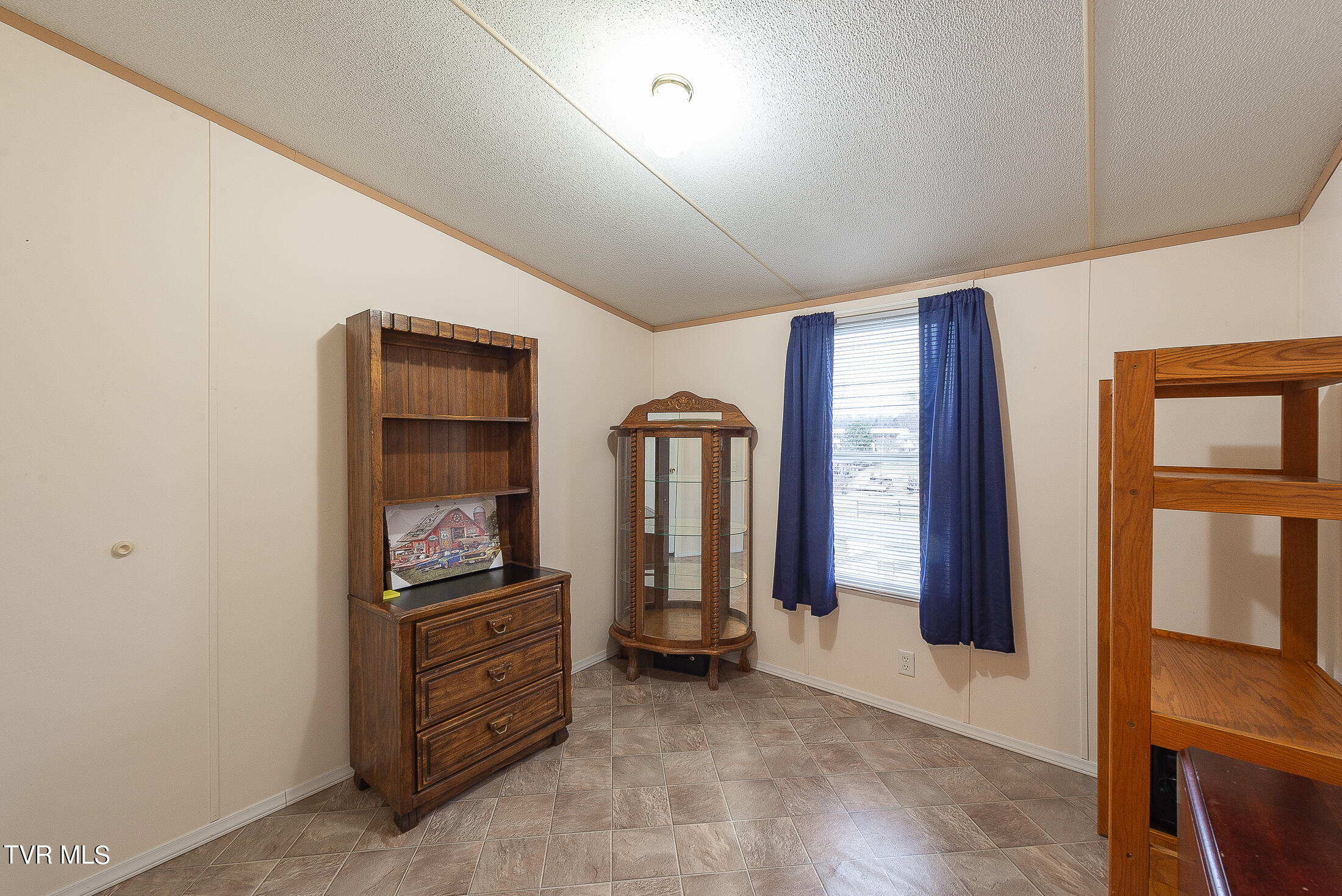 688 Oak Grove Road Gray, TN 37615 - Photo 34 of 64 3rd Bedroom