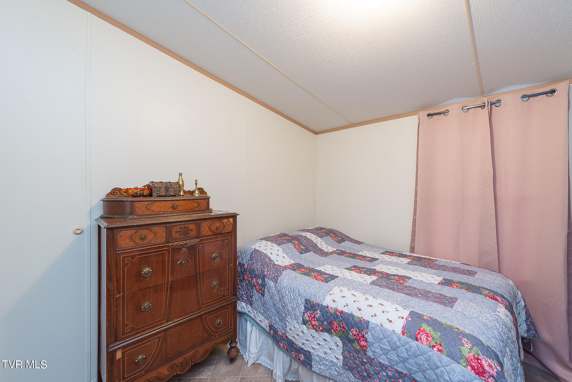 688 Oak Grove Road Gray, TN 37615 - Photo 37 of 64 4th Bedroom