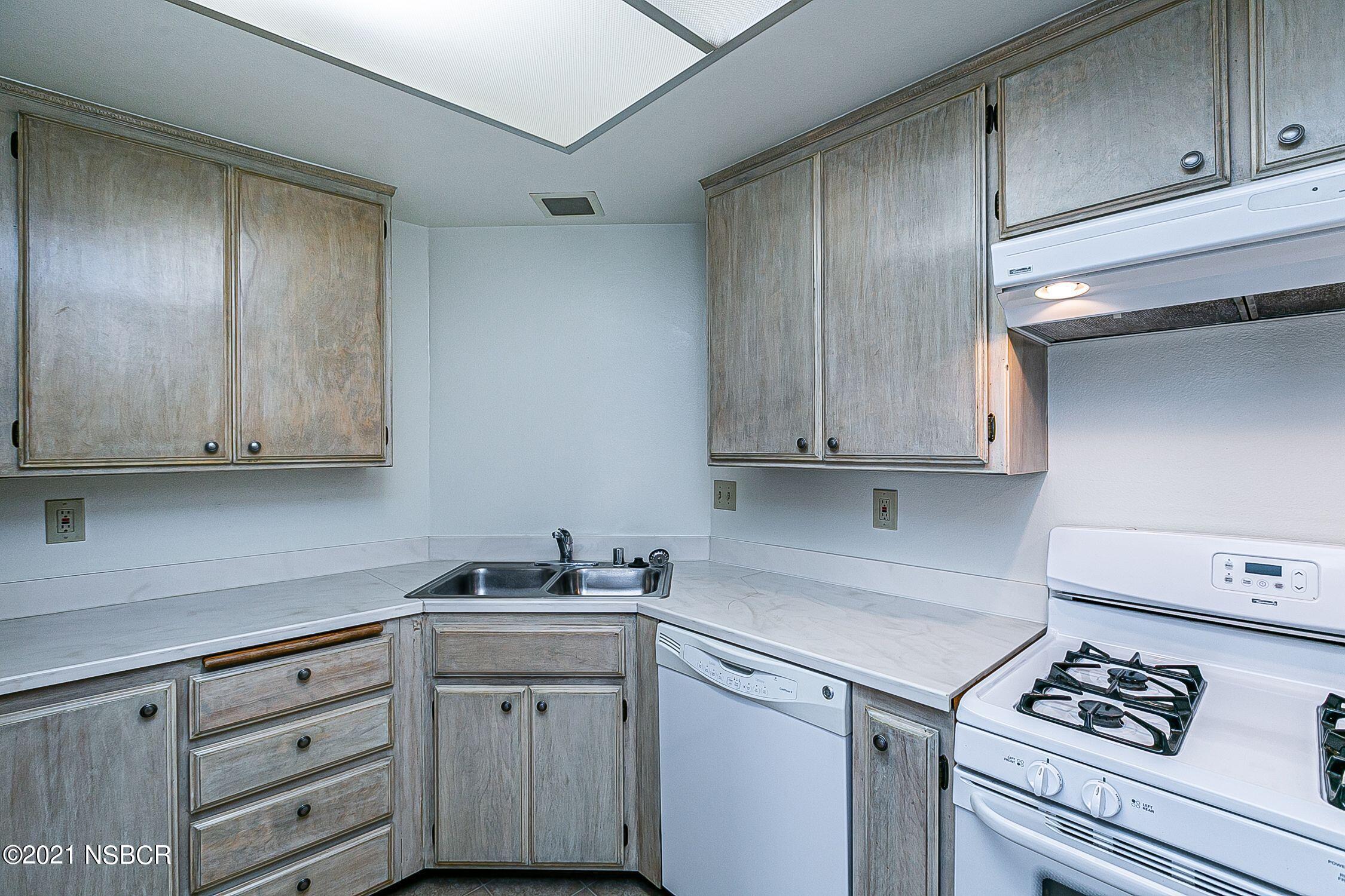 135 North J Street Lompoc, CA 93436 - Photo 9 of 29 9