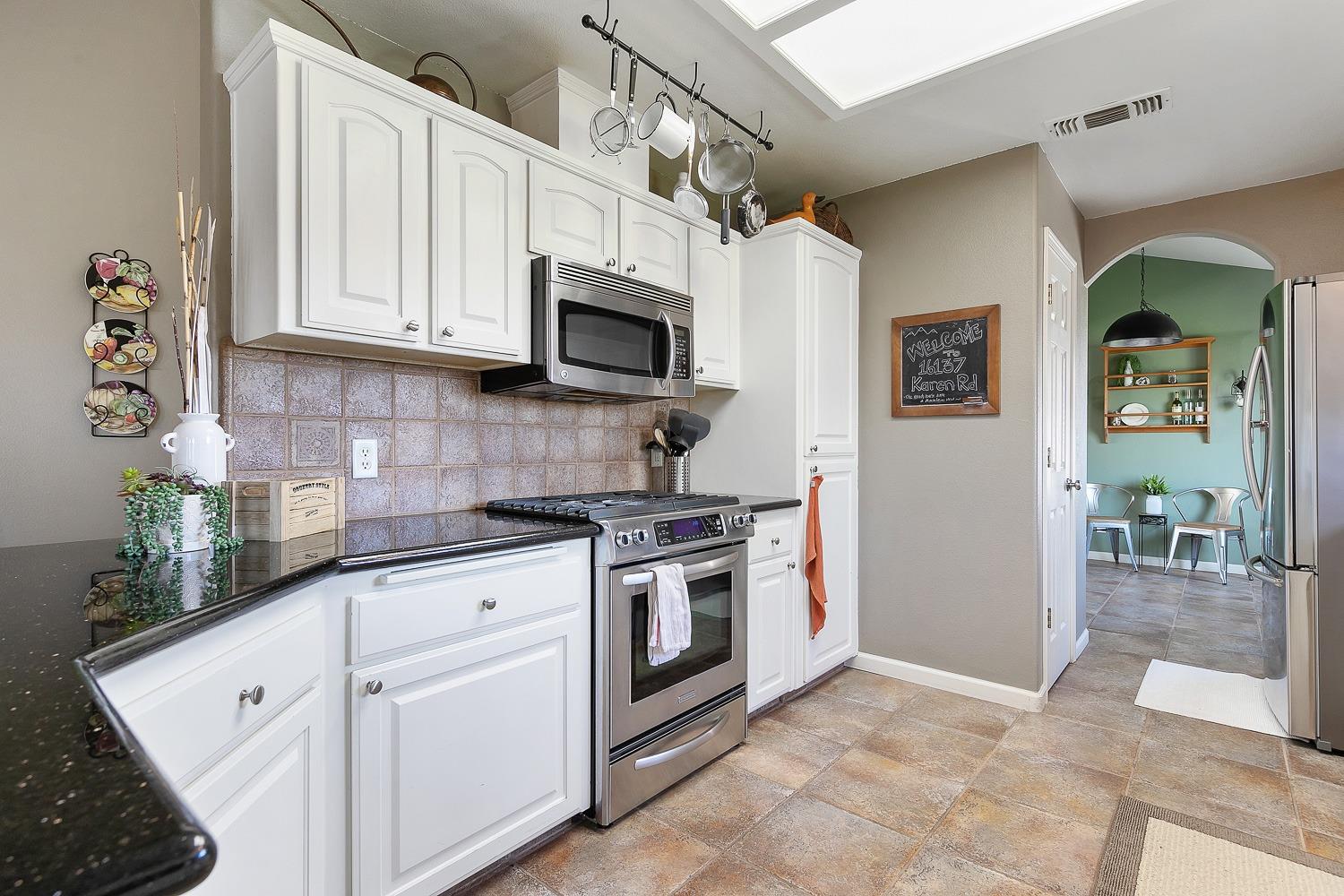 16137 Karen Road Madera, CA 93636 - Photo 15 of 38 Gallery Image 15