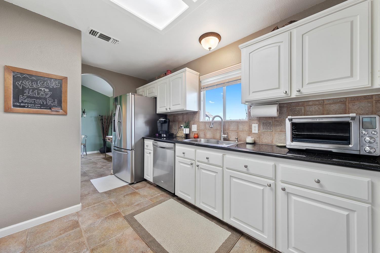 16137 Karen Road Madera, CA 93636 - Photo 16 of 38 Gallery Image 16