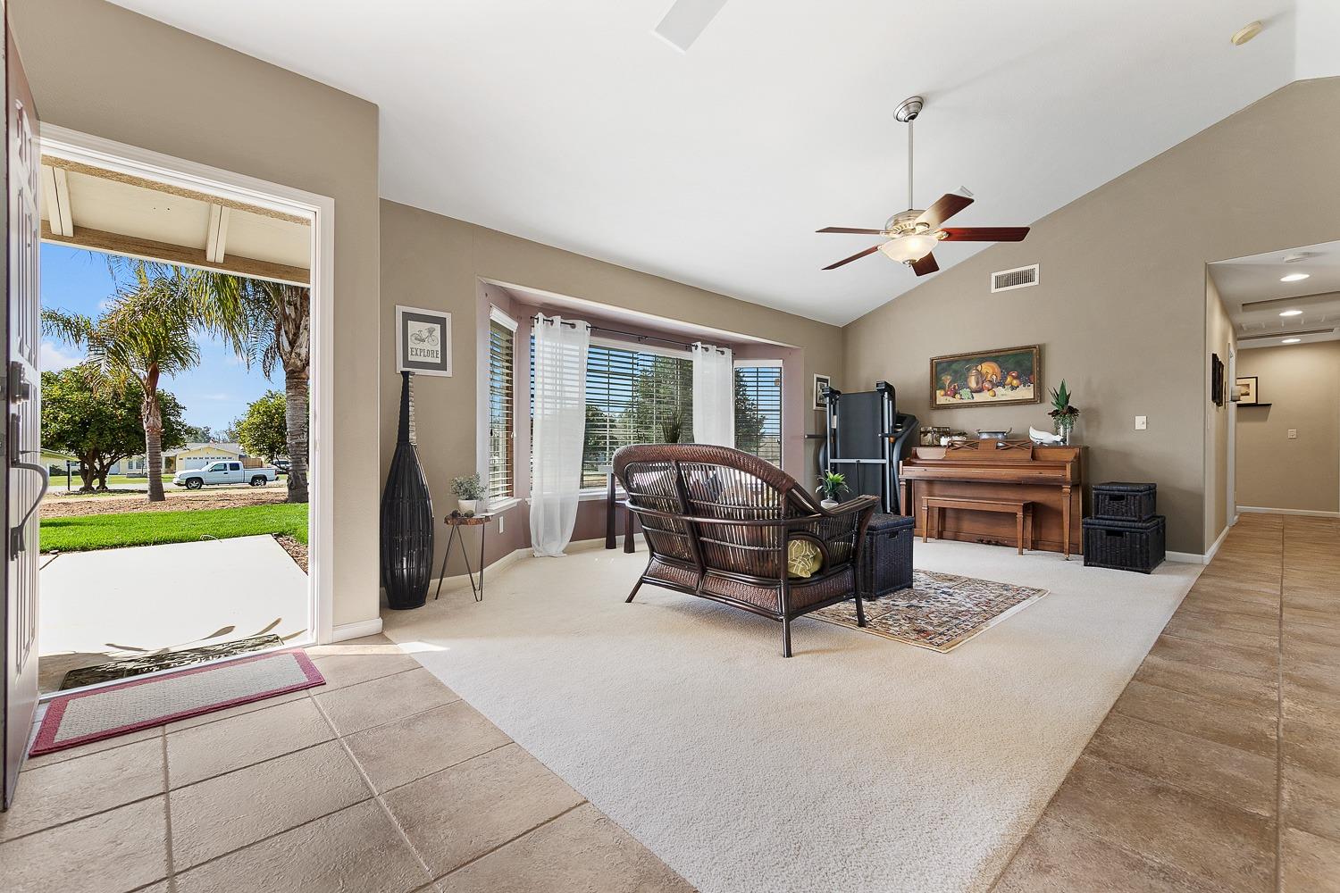 16137 Karen Road Madera, CA 93636 - Photo 4 of 38 Gallery Image 4