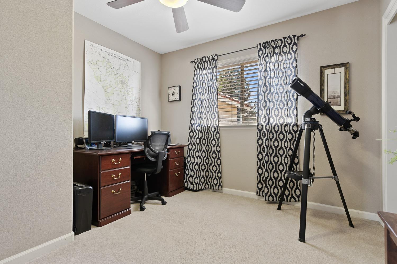 16137 Karen Road Madera, CA 93636 - Photo 9 of 38 Office