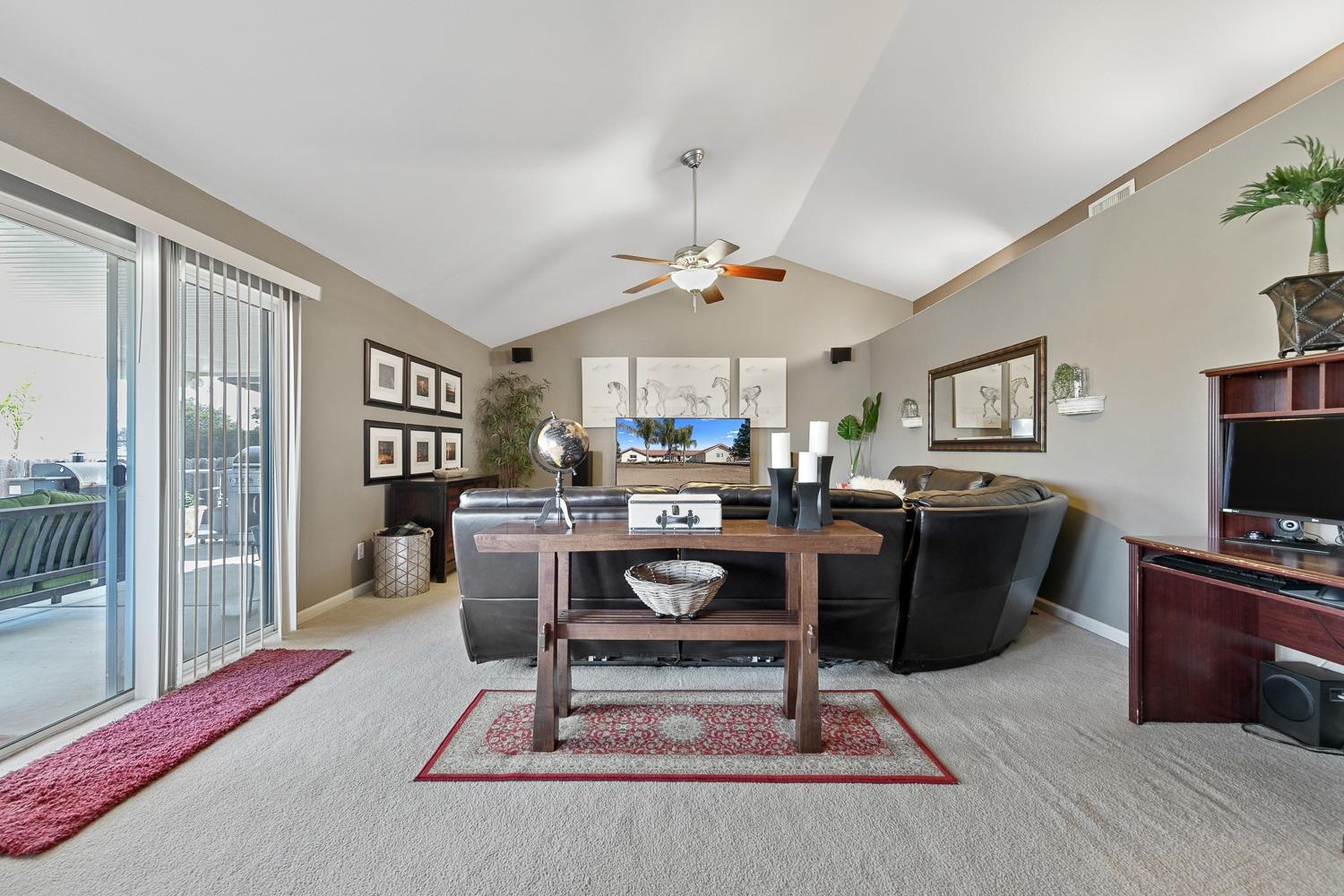 16137 Karen Road Madera, CA 93636 - Photo 10 of 38 Gallery Image 10
